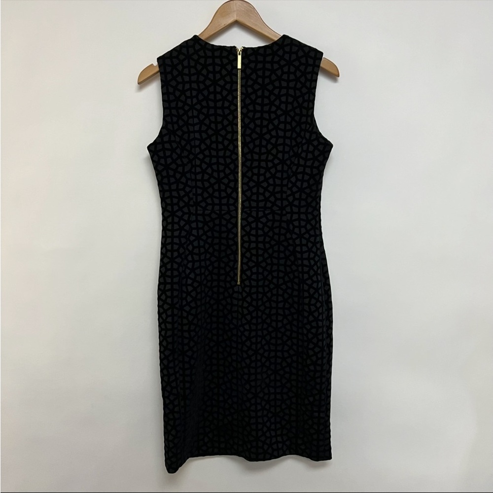 Calvin Klein Black Velvet Sheath Dress Knee Length Sleeveless Cocktail US 8 - Picture 5 of 8